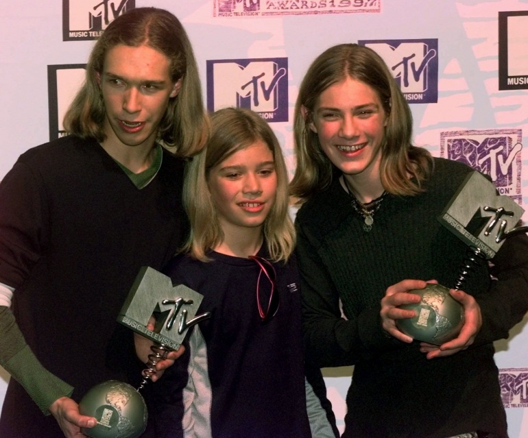 Graph for Rock on: The most successful family bands of all time